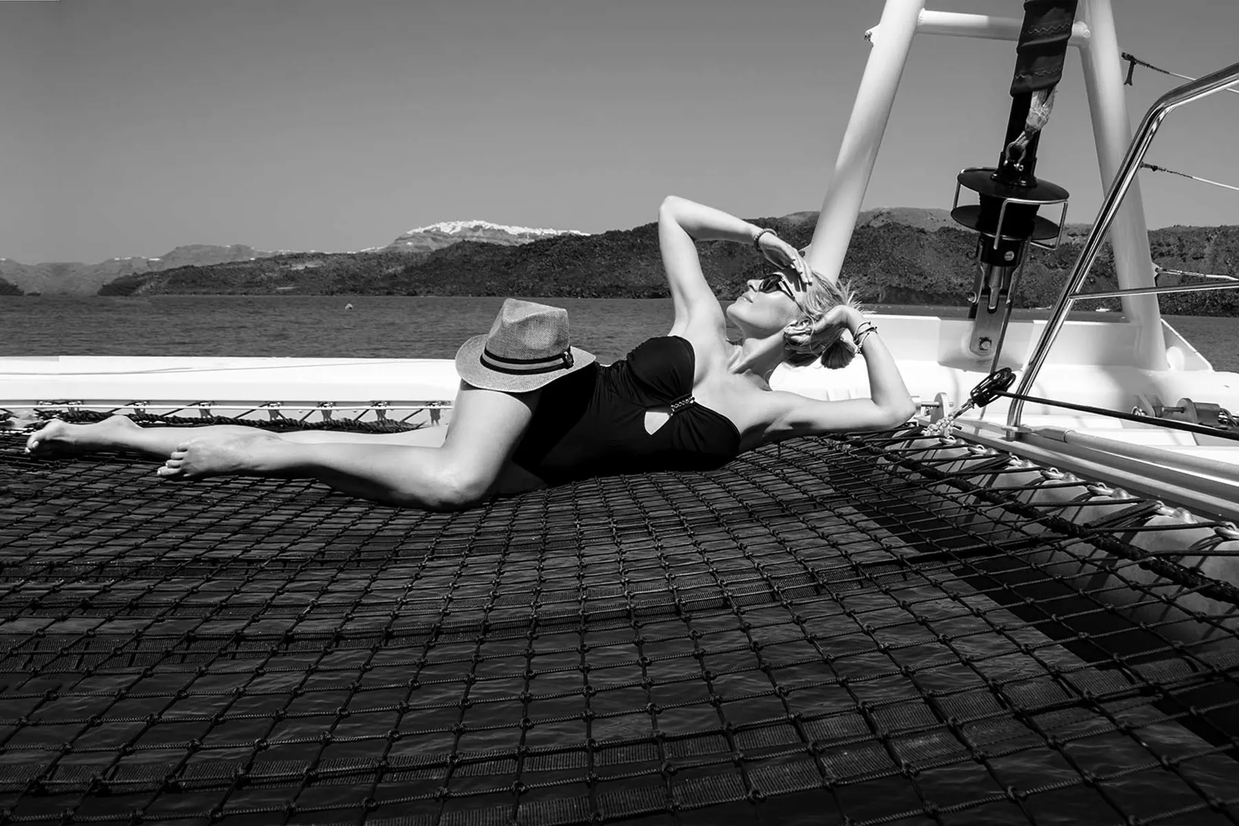 calm-collection-sailing-santorini